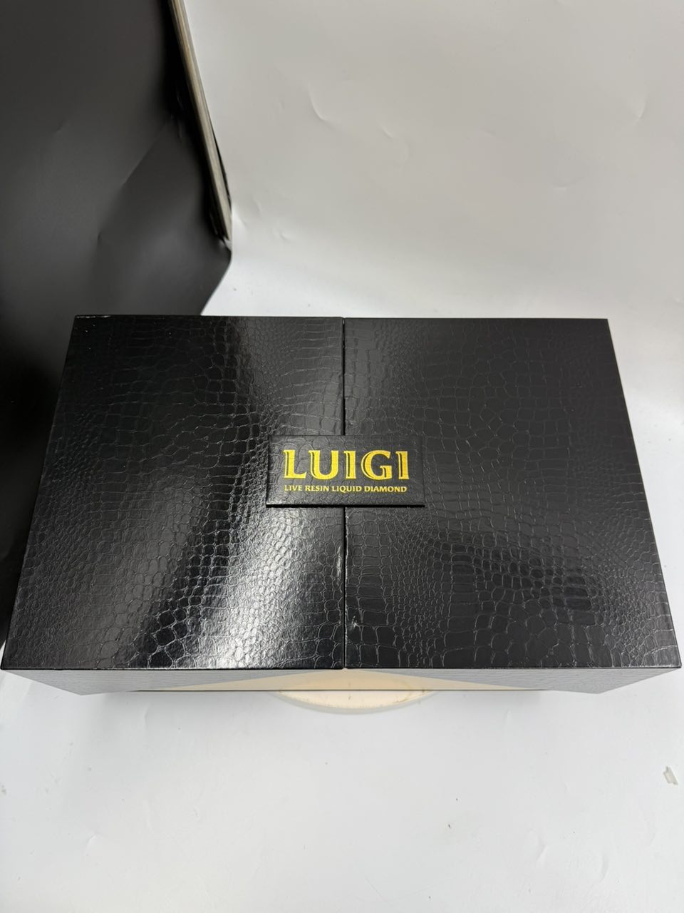 LUIGI 2G DISPOSABLE WITH PRE ROLL – BLACK BOX – LIVE RESIN LIQUID DIAMOND - Image 6